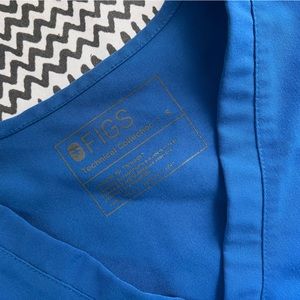 Figs royal blue Casma scrub top, size small